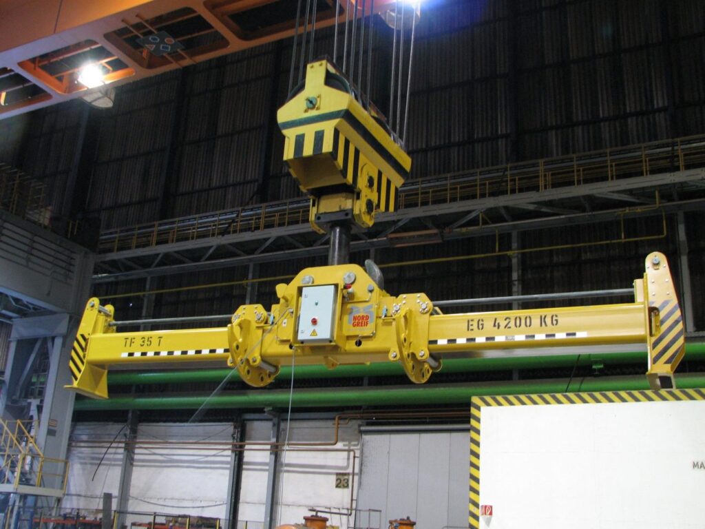 Traverse, Rahmentraverse, Teleskoptraverse, Sondertraverse, Hebetraverse, Balkentraverse, H-Traverse, Hebetraverse, Rohrtraverse, Lasttraverse. Langhakentraverse, Wendetraverse, Lastaufnahmemittel