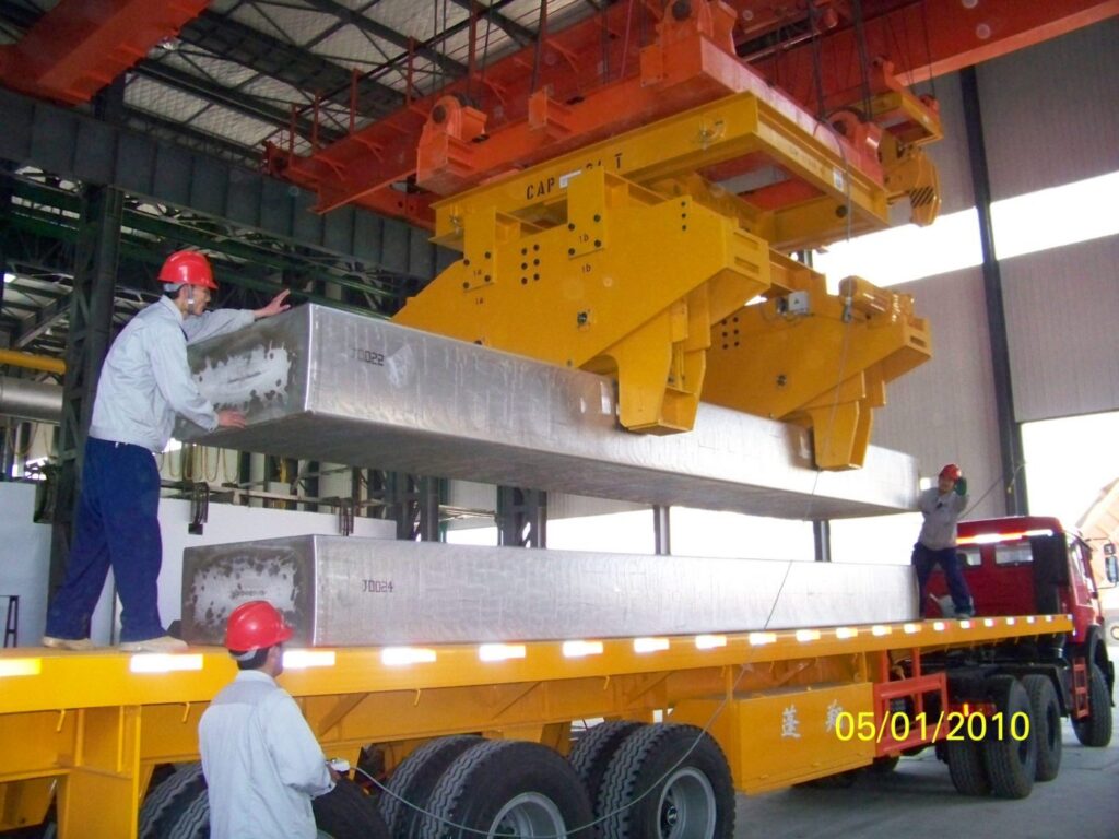 Brammenzange, Doppelbrammenzange, Doppel-Brammenzange, Blockzange, Doppelblockzange, Barrenzange, Alublockzange, Brammen-Wendezange, Küppelzange, Lastaufnahmemittel