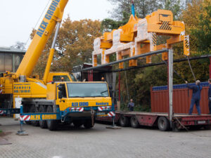 Sheet lifter, telescopic sheet lifter, sheet pack lifter, sheet metal tong, telescopic sheet metal tong, pallet tong, sheet lifter, telescope sheet lifter, tongs for sheet metals, sheet plate tongs, Lifting & Handling Equipment, LOAD HANDLING DEVICES