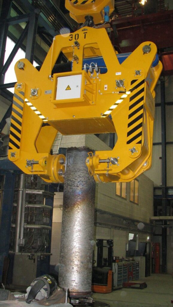 Hydraulic Tongs for Pulling and Laying-down Slabs