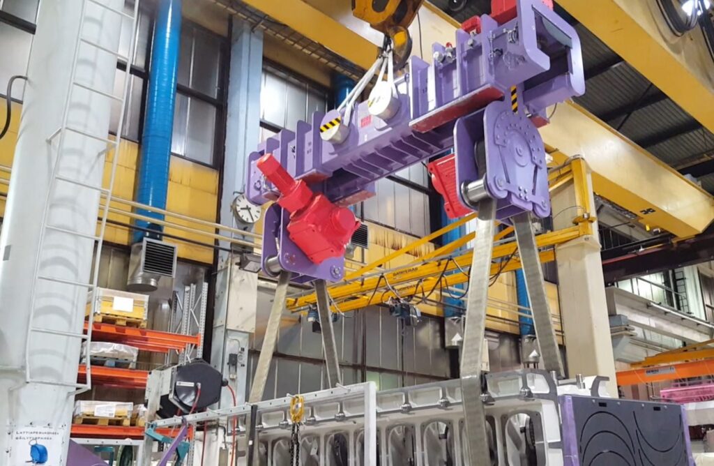 Wendetraverse, Wendegerät, Wendevorrichtung, Lastaufnahmemittel, Hebetraverse, Lasttraverse