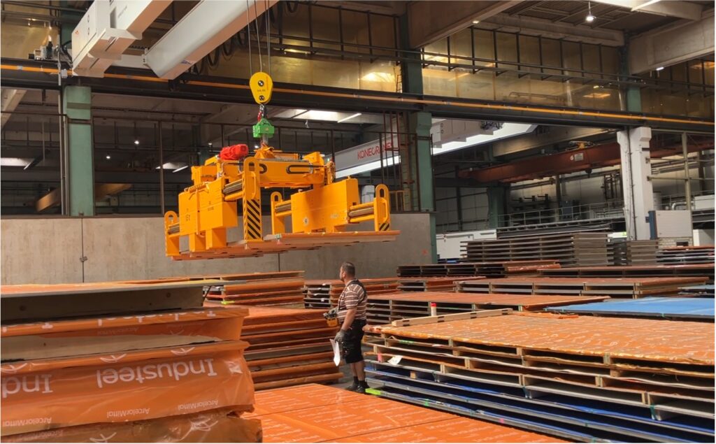 Sheet lifter, telescopic sheet lifter, sheet pack lifter, sheet metal tong, telescopic sheet metal tong, pallet tong, sheet lifter, telescope sheet lifter, tongs for sheet metals, sheet plate tongs, Lifting & Handling Equipment, LOAD HANDLING DEVICES