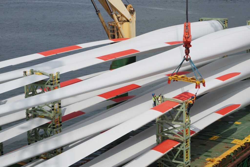 Container Spreader, Adapter Container Spreader, Containergreifer, Containertraverse, Lastaufnahmemittel, Überhöhungsrahmen, Überhöhenrahmen, Container Spreader, Lastaufnahmemittel, Containergeschirr, Hebegeschirr, Kranstreuer, Integral-Spreader, Nordgreif
